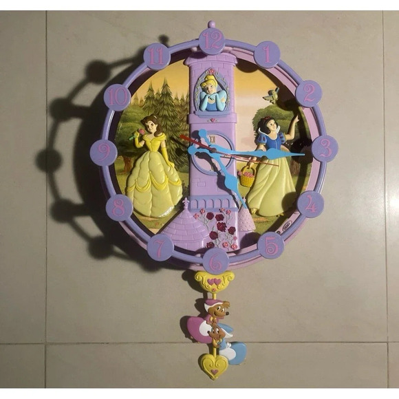 Disney Princesses Animated Wall Clock - Picture 1 of 6